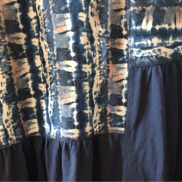 Simple Art to wear, blue tie dye stretch tunic top in size 1x - Picture 3 of 7